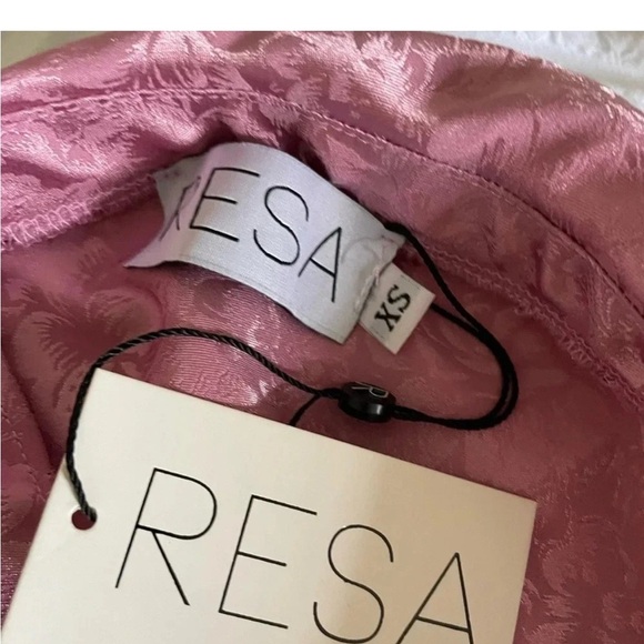 RESA Christi pink satin ruched mini skirt - Picture 10 of 11